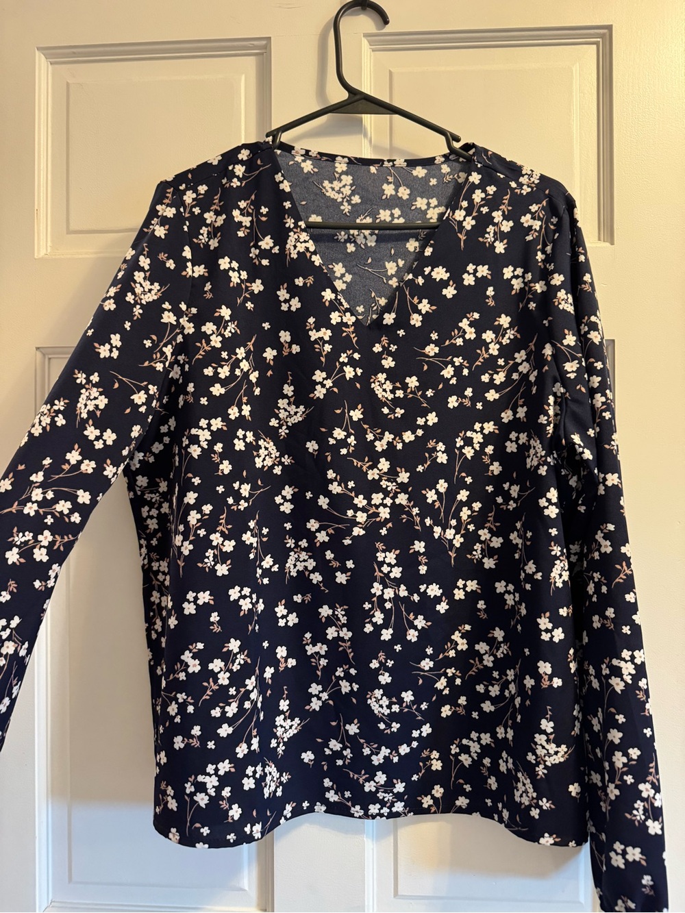 Navy Floral V-Neck Long Sleeve Blouse